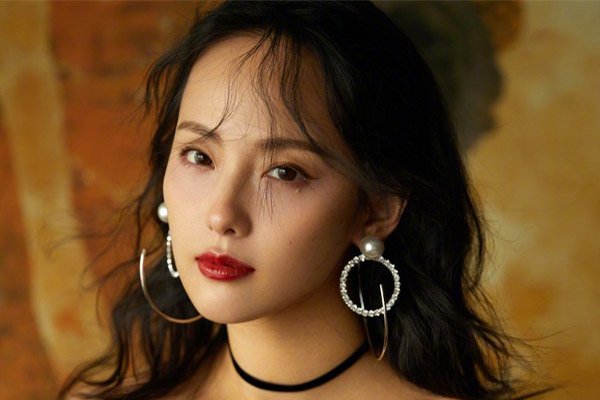 33岁的张嘉倪又成焦点，在新剧演周冬雨的丫鬟，当初是如何出圈的？