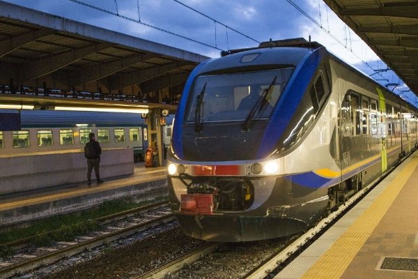 一个身份证可以买几张火车票？