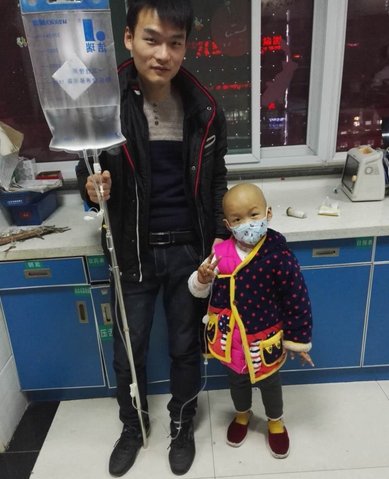 男子卖妻救女涉嫌违法了吗？