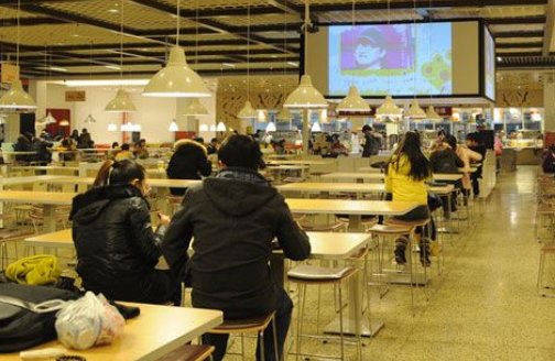 华北理工大学食堂厨师唱歌走红，同学们对该名厨师唱的歌有何评价？