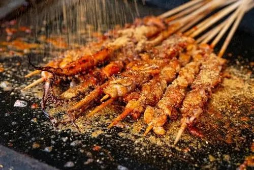 张彬彬大半夜加餐被工作人员抓包，吃夜宵对身体有哪些负担？