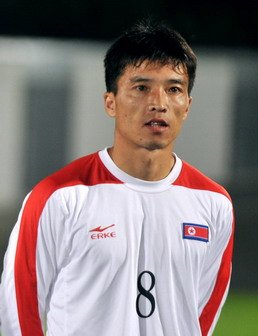 求朝鲜的那个八块腹肌家伙的资料