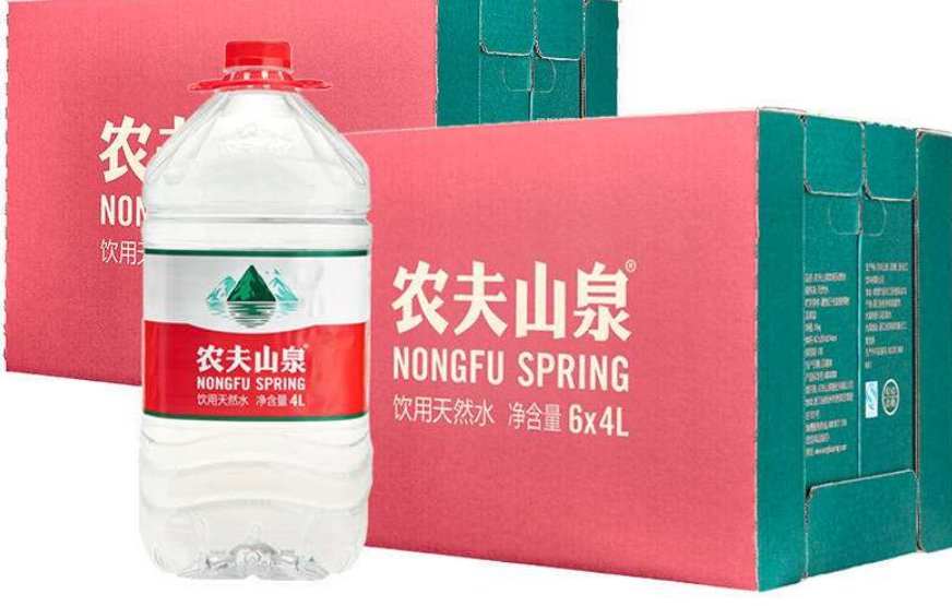 作为矿泉水的搬运工，农夫山泉如何做到估值超2000亿？