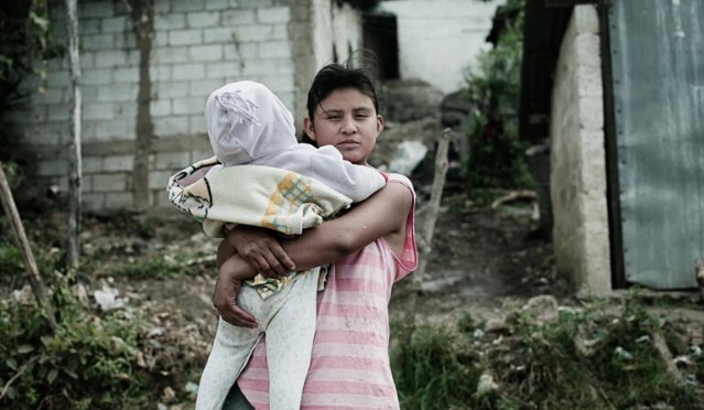 湖南新化一名13岁的女童产下女婴，嫌疑人被刑拘，他将面临哪些法律处罚？