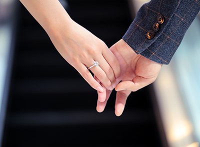 一般去哪里买钻戒,钻戒在哪里买便宜啊？