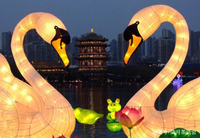 元宵节赏灯的风俗是从什么时候开始的？