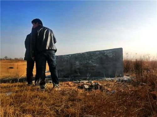 女子骨灰被娘家人“盗走”卖掉配阴亲，从此事中透露出了哪种问题？