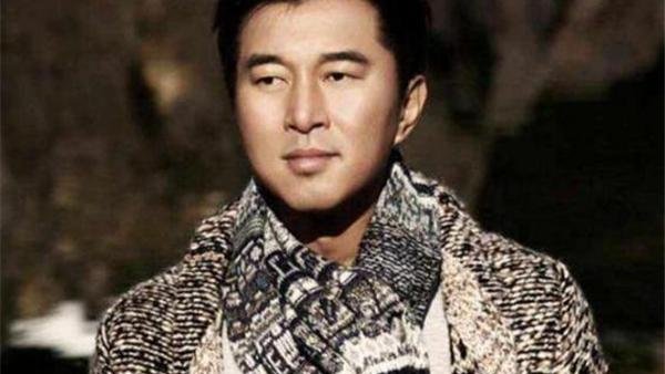 曾经27岁出道大火40岁被抓的满文军，现状如何？