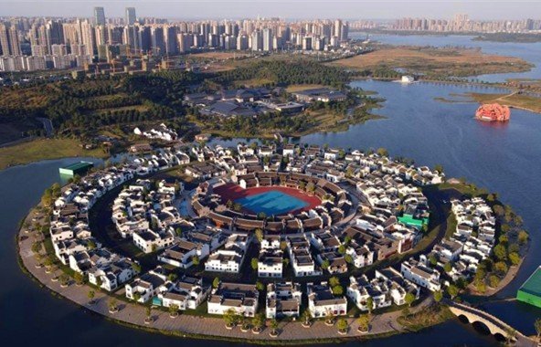 构建人类命运共同体思想核心,基本原则和目标是什么？