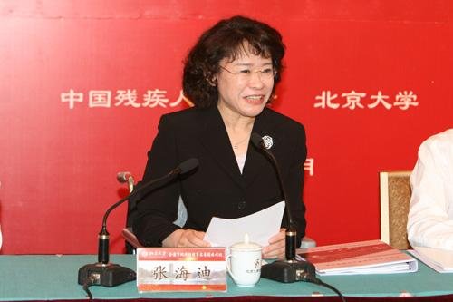 名人勤奋好学的故事