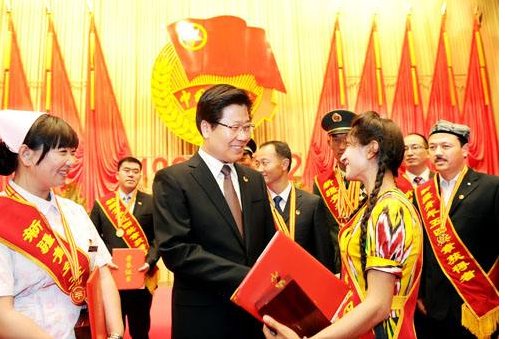 少年先锋队是什么时候建立的？中国共青团是什么时候建立的？