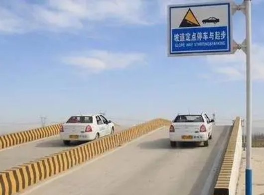 考驾照学自动挡好还是手动挡？