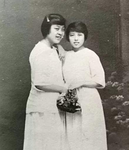 丁玲在狱中和嫌疑犯，同床共枕三年，生下了谁？