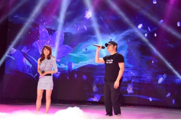 刀郎和云朵是什么关系啊、、