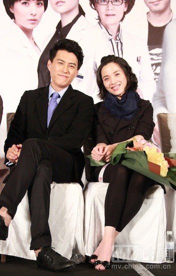 靳东的老婆的照片