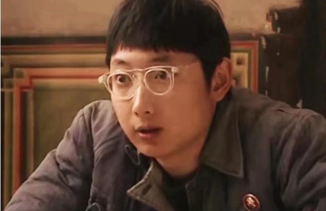 血色浪漫郑桐是干什么的