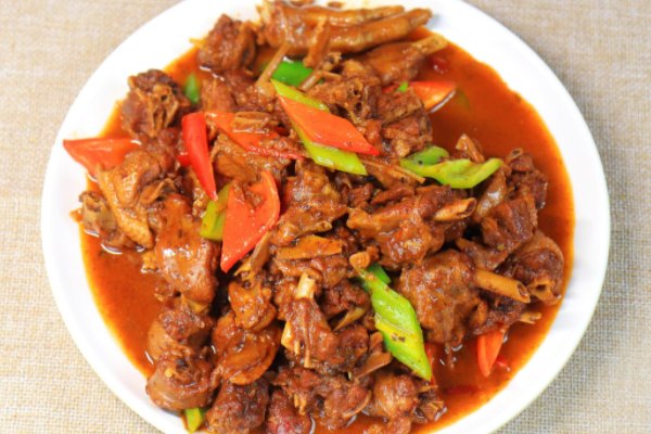 老鹅怎么做才好吃?