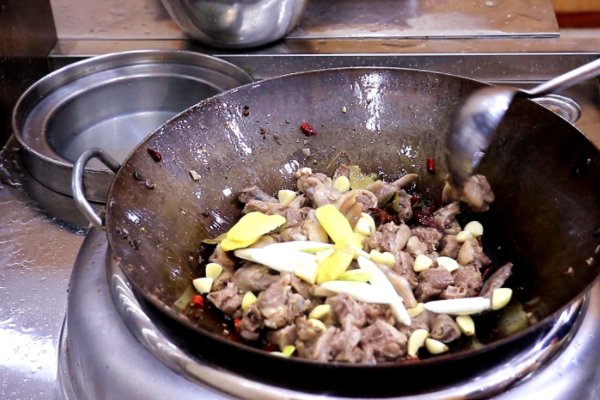 老鹅怎么做才好吃?