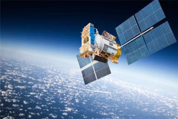 为什么同步卫星轨道必须是在赤道平面上呢？