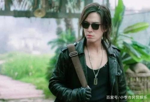 《盗墓笔记》中黑瞎子到底是什么人？