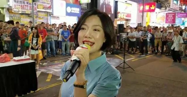 香港旺角街头表演香港女艺人叫什么