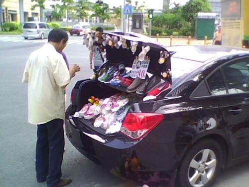 我想摆个地摊 卖什么好呢？