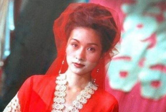 《风云》中孔慈把身体给了步惊云，嫁给聂风，孔慈到底更爱谁？