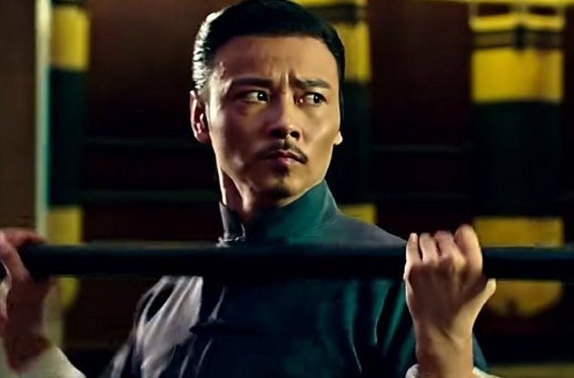 叶问中的周清泉为什么第二部疯了？