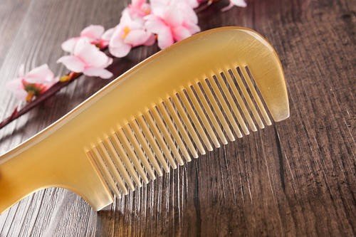 如何鉴定牛角梳子真假