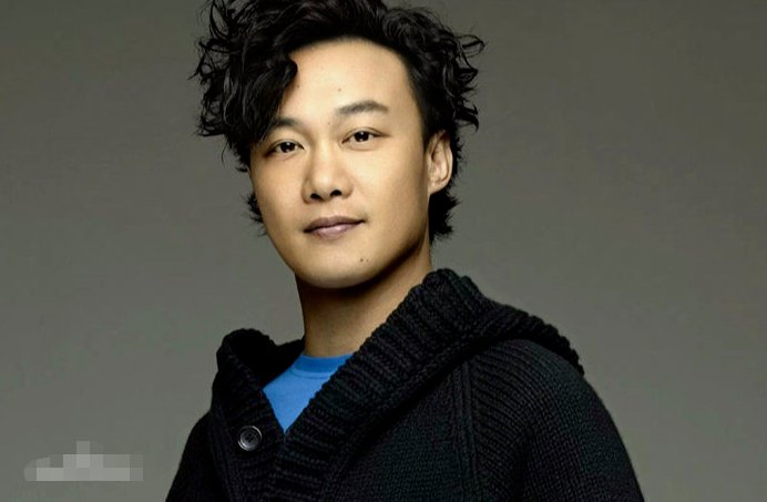 黑暗中漫舞 歌词