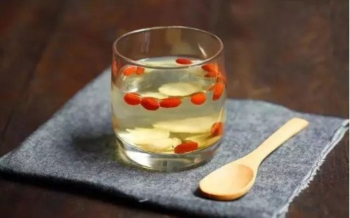 西洋参和枸杞泡水喝可以吗?