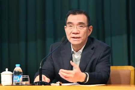 林毅夫报告惹什么争议了？