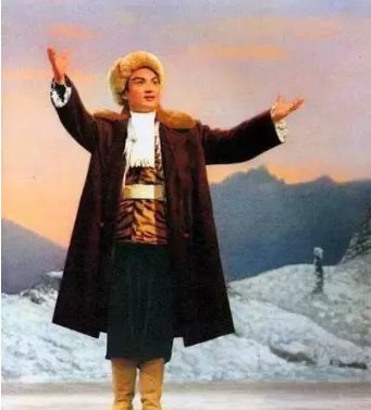 现代京剧智取威虎山经典唱段的名称