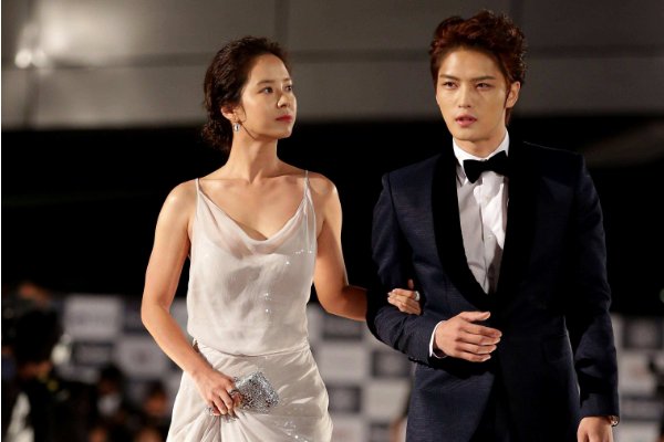 宋智孝和全昭旻相比，究竟谁的地位在韩国更高？