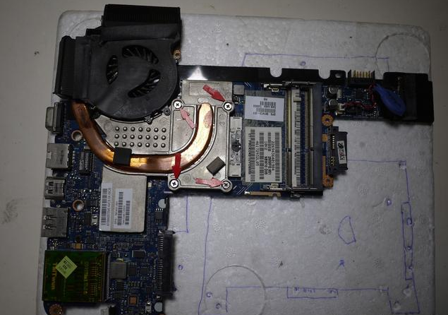 惠普compaq 515笔记本的拆解流程