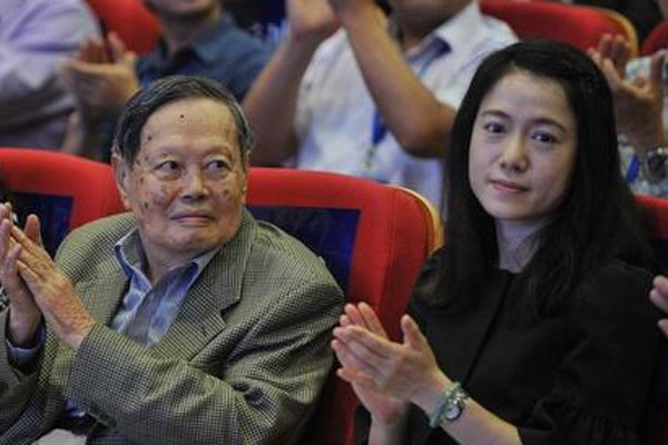 杨振宁为什么娶翁帆？