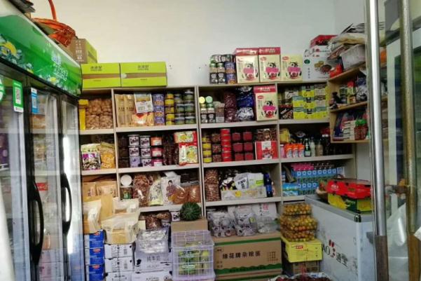 河南一农村小店因店名遭连锁集团起诉，你认为这家小店该怎么办？