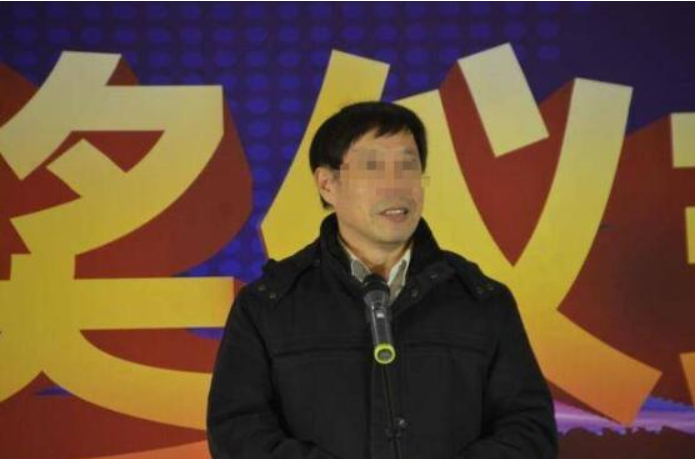 听到情人丈夫敲门坠楼身亡，这是怎么回事?