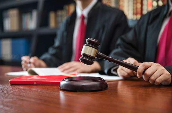 如何在中国普法网报名参加法考？