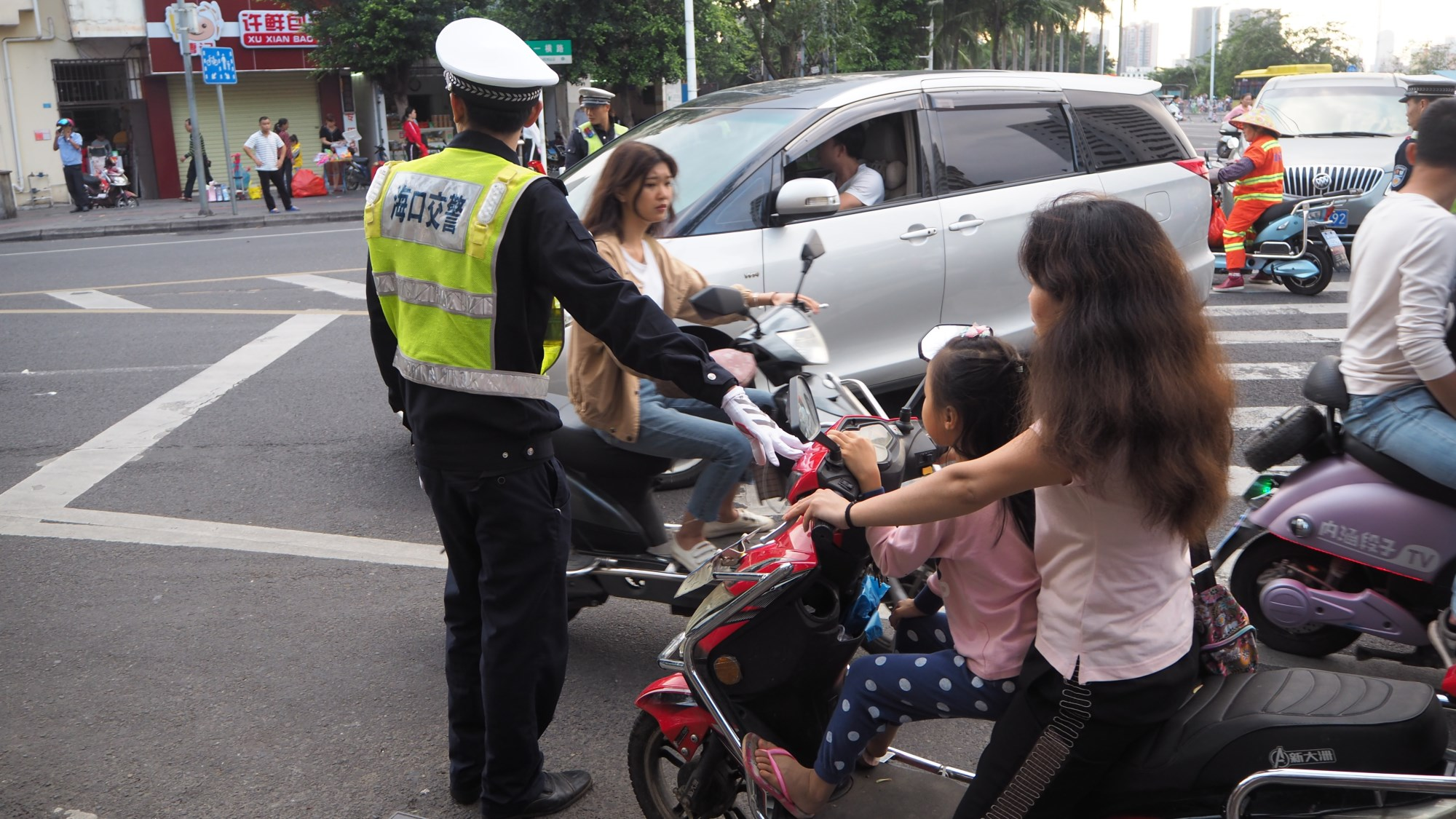 媒体发文说莫让我是公安局的变味有什么含义呢？