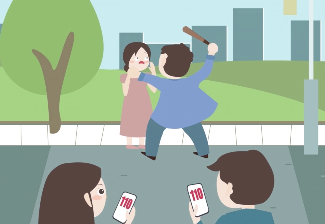 广西钦州公安通报夜宵摊打架:男子殴打女友,双方到底因何起的争执?