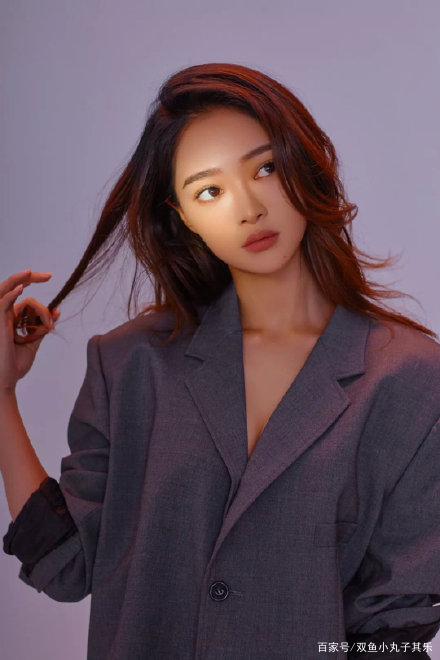 当年《雅虎搜星》第三名的赵丽颖如今大红大紫，前两名去哪了？