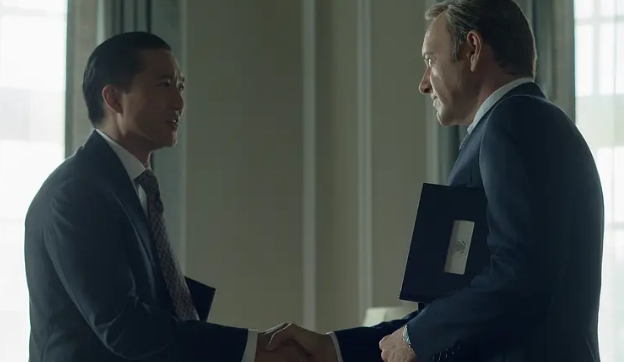 《纸牌屋》中的冯山德影射的真实人物是谁?