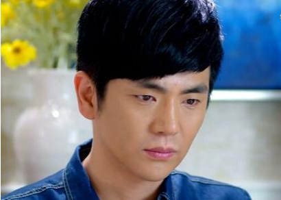 是挥之回不去的梦魇 在旧日足迹中隐现 什么歌词