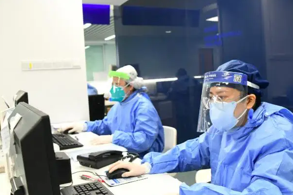 重症与死亡人数不断攀升，上海的医疗资源能抗得住吗？