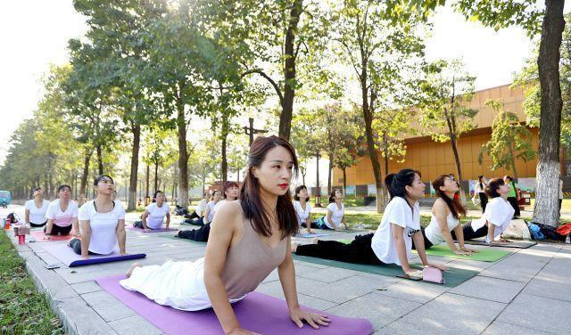 瑜伽馆老板实名举报遭同行5人打进ICU，警方对此有何说明？