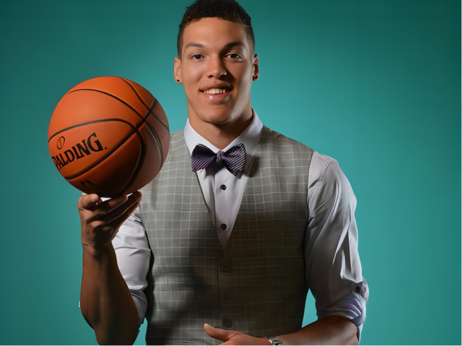 阿隆戈登26分全能表现难救主