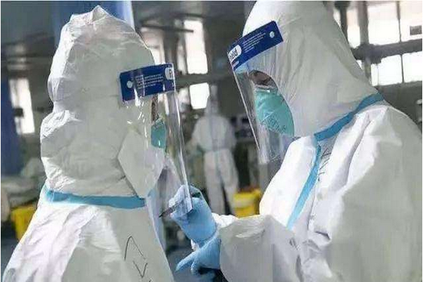 武汉涉疫培训班老板称就想聚一聚，疫情下是否该严查组织聚会者？