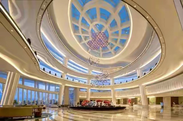 国庆期间58888元一晚三亚酒店套房已售罄，什么样的环境这么贵？