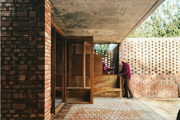 梦想改造家132万改造老屋设计师疑遭网暴,你觉得这个节目该不该退款?